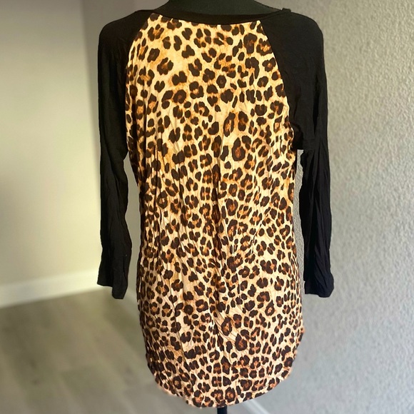 Torrid • Super Soft Knits Long Sleeve Leopard Print T-shirt - Picture 2 of 6